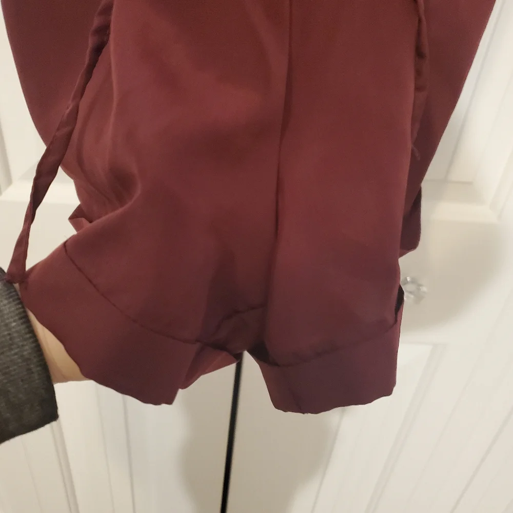 Collared button down romper.🍒 - Picture 6 of 10